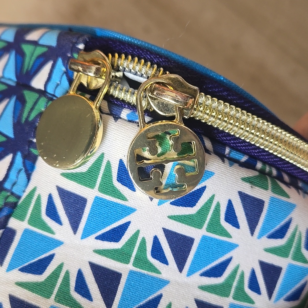 Tory Burch Stylish & Versatile Insulated Zipper Lunch Box/Cosmetic Case - Picture 6 of 11